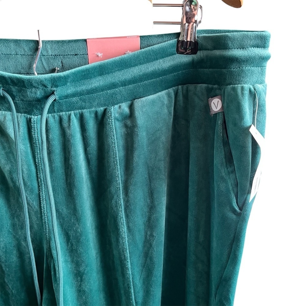 Livi Active NEW Green Velour Track Pants 18/20 - Picture 3 of 13